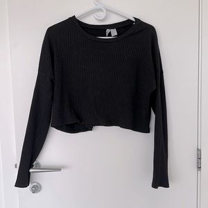Cropped long sleeve t
